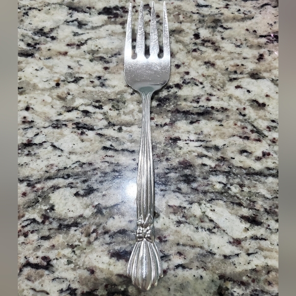 Oneida Alexia stainless serving meat fork flatware - Picture 2 of 3